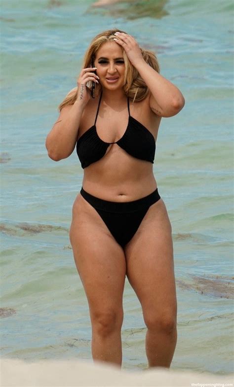 Jojo Zarur Shows Off Her Bikini Body At The Beach In Miami Photos TheFappening