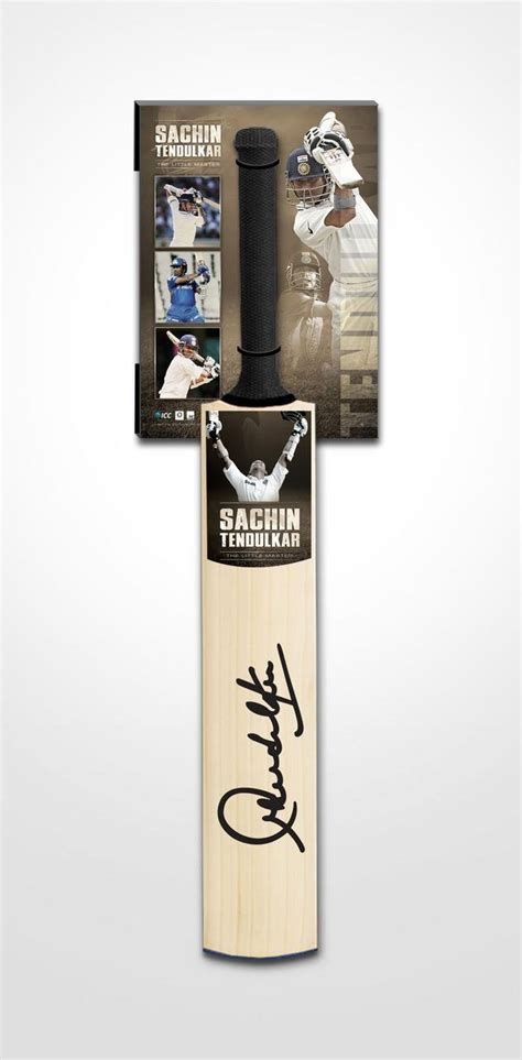 ICC Official Memorabilia Sachin Tendulkar Signed Bat with Wall Hook ...