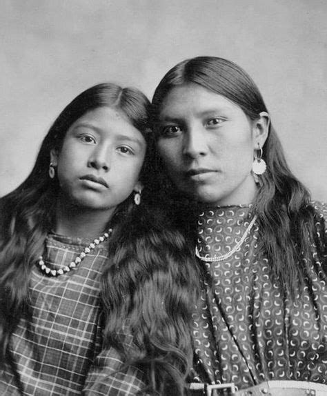 2 Beautiful Crow Girls In Montana Circa 1900 Culture Crow Indians Native American Indians