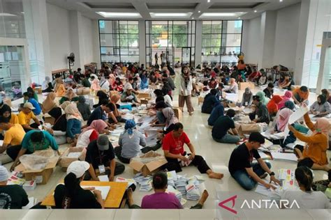 Sebanyak 13 Juta Surat Suara Sudah Disortir Dan Dilipat ANTARA News