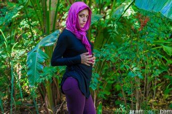 Horny Hijab Girl Nikki Knightly Unveils Her Asshole For Penetration 16 Photos