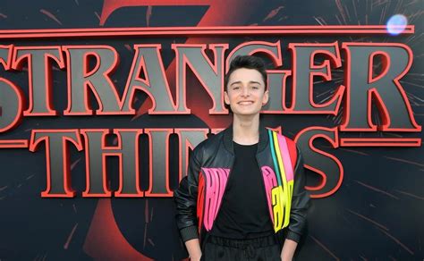 Noah Schnapp actor de Stranger things se declara abiertamente gay a través de un TikTok Dix FM