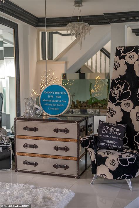 Sex Pistols Lead Singer Johnny Rotten S London Home Where He Lived At The Height Of His Fame In