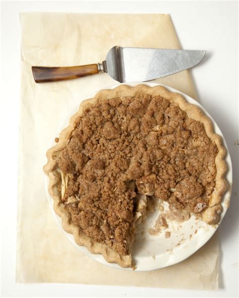 The Best Streusel Apple Pie Ever — The Mom 100