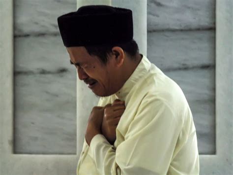 Keluar Air Mani lewat Onani dan Mimpi, Batalkah Puasa