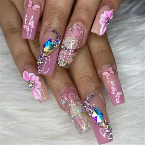 Mẫu Nail Bướm Cực Cuốn Hút Hot Không Sợ Lỗi Mốt