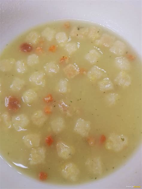 Отзыв про Горячая кружка Maggi грибная с сухариками: "Есть это ...