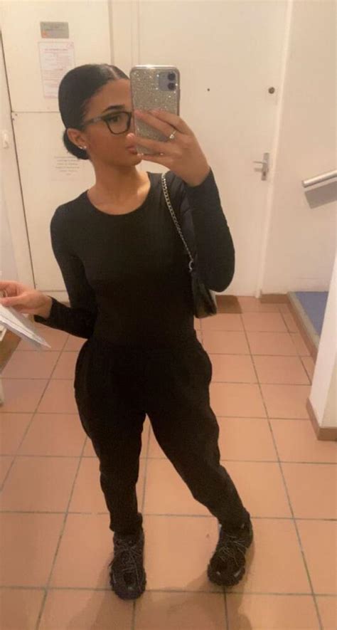 Vend Pied Et Nude Personnel Petite Annonce