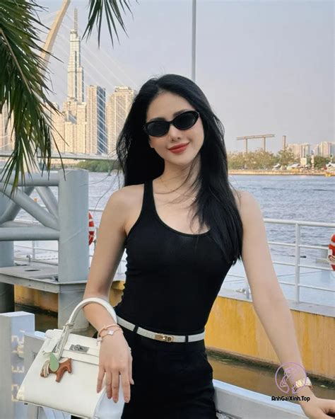 Nh B I Qu Nh Hoa Bikini L Th N H Nh N Ng B Ng Quy N R Nh G I Xinh