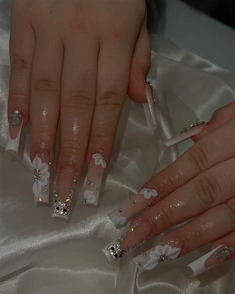 Gorgeous Bling Nails To Inspire You White Acrylic Nails Acrylic Nails Acrylic Nails Nude