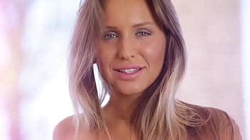 Poolside Poking Perfectly Peachy Pussy Lips Revealed XNXX