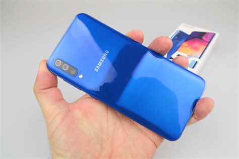 Samsung Galaxy A50 Unboxing: Triple Camera, Glossy Machine, With Lots of Hope (Video)