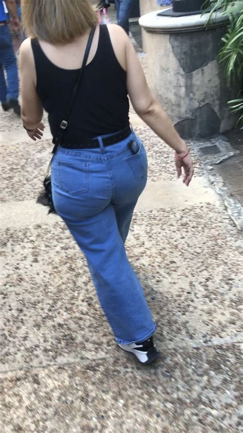 Thicc Blonde Milf Pawg Walking Downtown Tight Jeans Forum