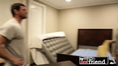 London Keyes Fucking In The Bedroom With Her Innie Pussy