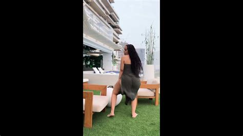 Latina Twerk 2