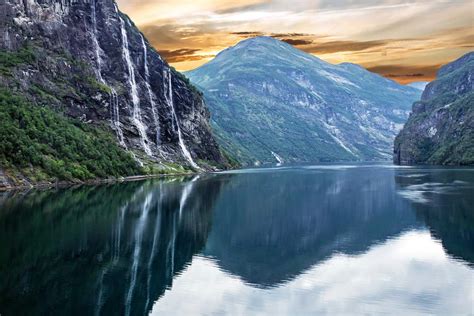 Exploring Geirangerfjord ᐅ Best Driving Routes & Activities