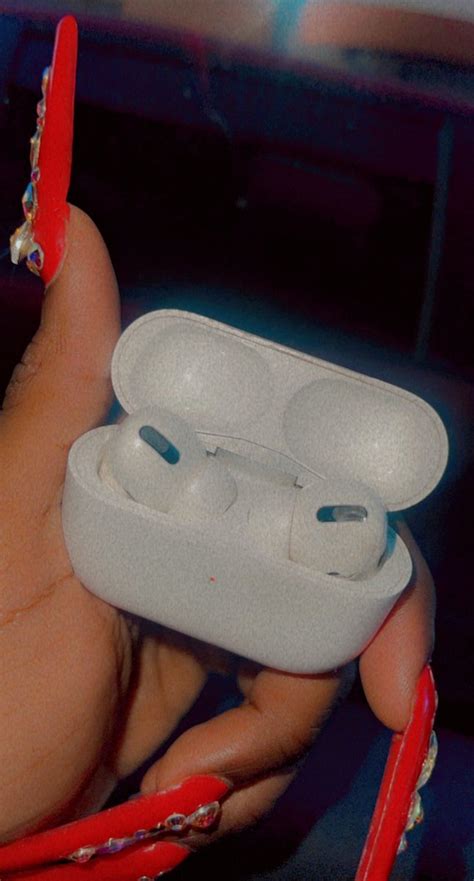 Off U On Twitter Airpods Hot Ran Over Fuck Meeeee Someone Wants To Gift Me Half