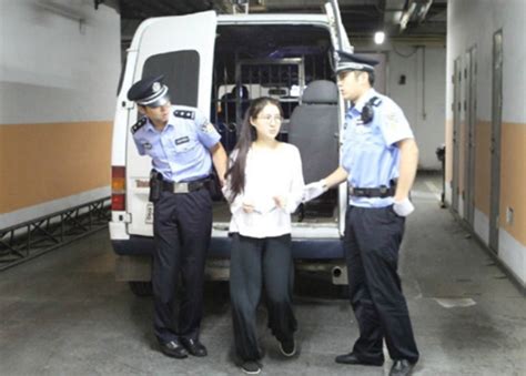 Cu C S Ng C A Hot Girl N Ng B Ng Sau N M Ng I T V C B N D M Gi Ra Sao