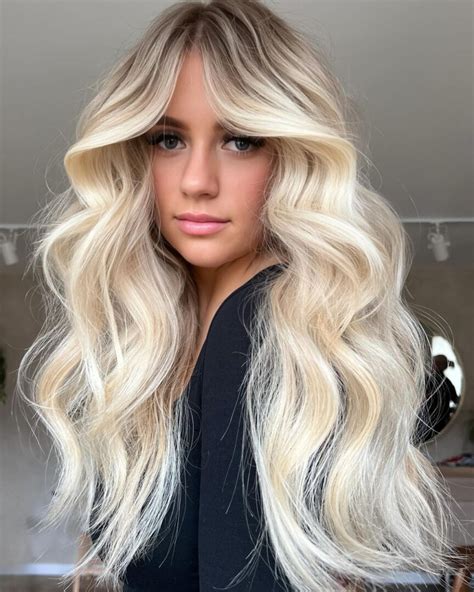 Absolutely Gorgeous Ways To Get Blonde Blowout For Your Next Look