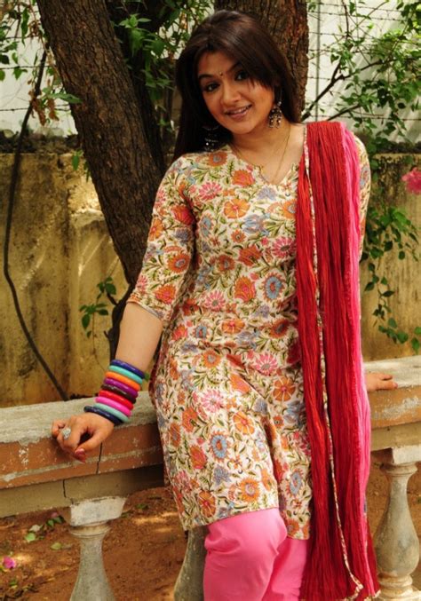 Aarthi Agarwal Profile Kajal Agarwal L Hot Celebrity L Isha Chawla L Deepika Padukone L Vidya