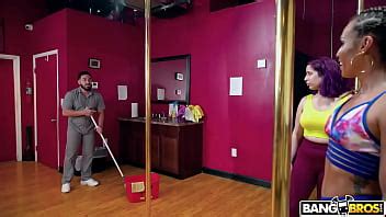 Kelsi Twerks En Una Polla XVIDEOS