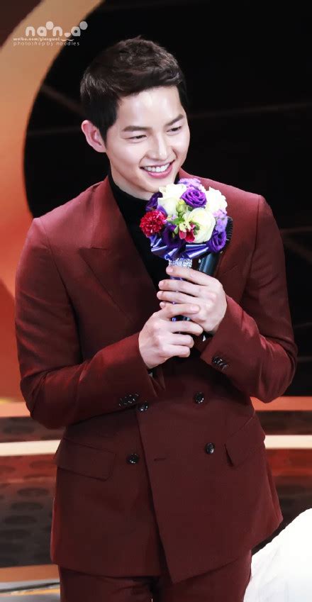 Kho Nh Kh C Song Joong Ki L Y Tay Che M T Sao Nh V C Nh Hot C Ca Ng I H T L I