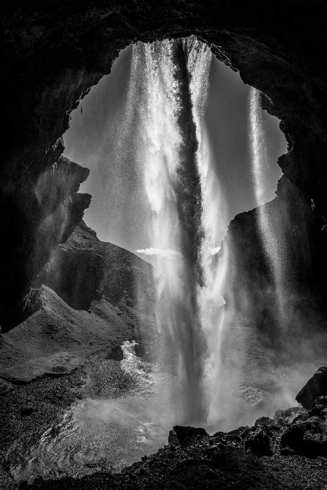 hinter dem Wasserfall Dieter Reichelt als Kunstdruck oder Gemälde