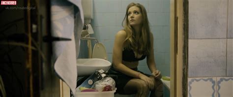 Naked Jelena Tjapkin In Sherbet