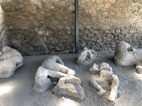 火山に埋もれた都市ポンペイ遺跡の観光 | イタリア旅行記 | STW
