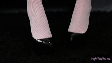 Stunning Babe Facialized In Front Of Friend