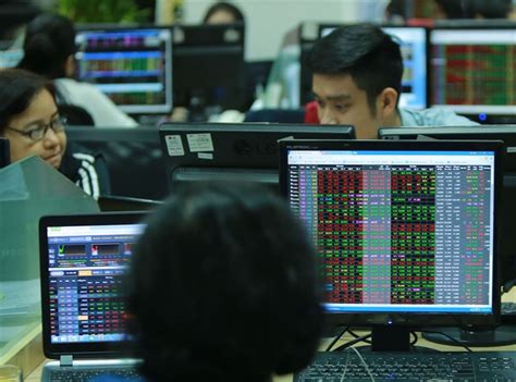 financial stocks  lift vn index