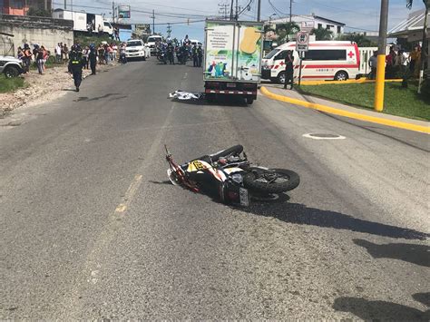 Motociclista muere al estrellarse contra camión en Pavas La Teja