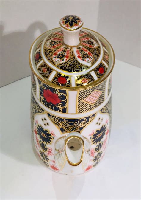 Exquisite Royal Crown Derby Old Imari English Bone China Full Size