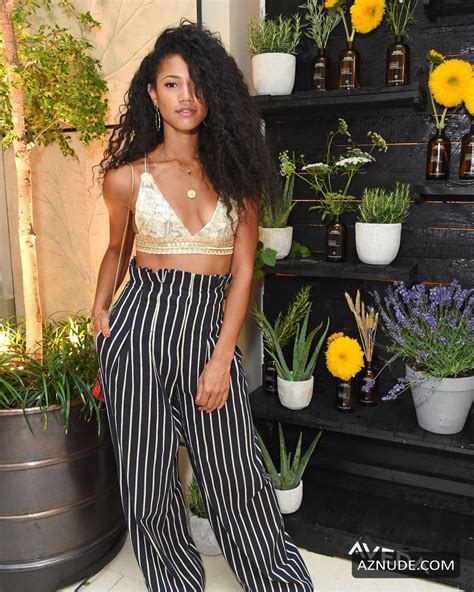 Vick Hope Non Nude Sexy Photo Collection From Instagram