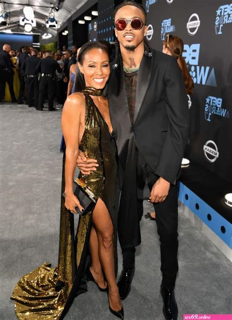 Jada Pinkett Smith Nude Sexy Photos