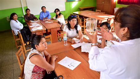 Docentes Se Capacitan En Taller Uso De Laboratorio Basico Para