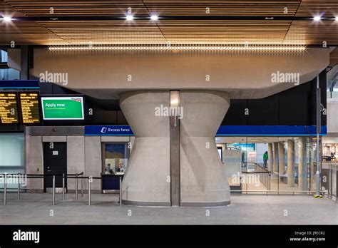 London Bridge Station Stock Photo Alamy