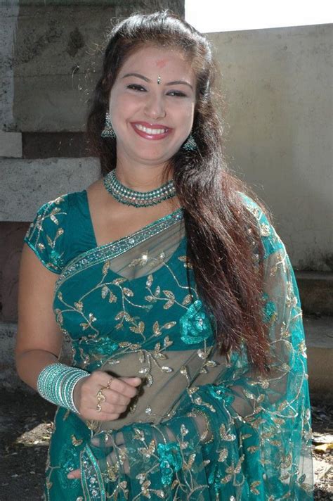 South Girl In Saree Indian Glamours Actress Bikini Cleavage Spicy
