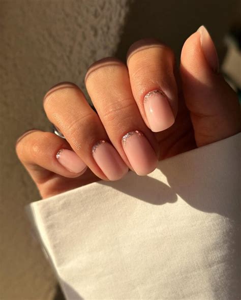 Unha nude inspirações para testar neste verão