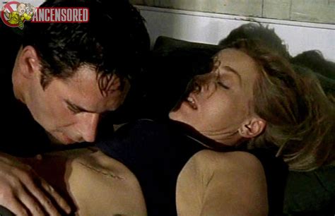 Naked Barbara Rudnik In Doppeltes Dreieck