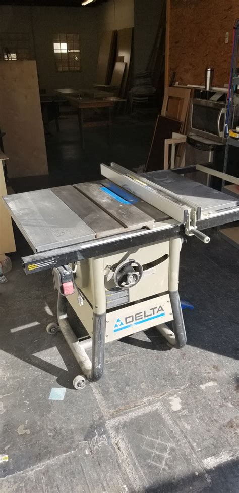 Delta In Carbide Tipped Blade Table Saw For Sale In Buena