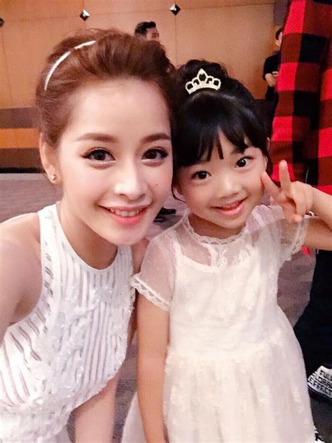 Qu Nh Anh Shyn Khoe D Ng V I Bikini Mie Ti P T C Ng Nh Th N Thi T V I B N G I H U Chia Tay