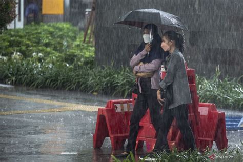 Hujan Ringan Diprakirakan Turun Di Sejumlah Kota Besar Di Indonesia