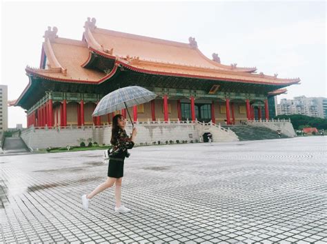 Những cô nàng hot girl không bao giờ chịu ở yên 1 chỗ sẽ khiến bạn muốn đi du lịch ngay tức thì