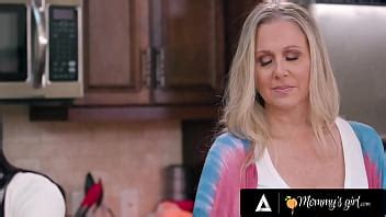 Married Woman Fucks Mistress MILF XNXX