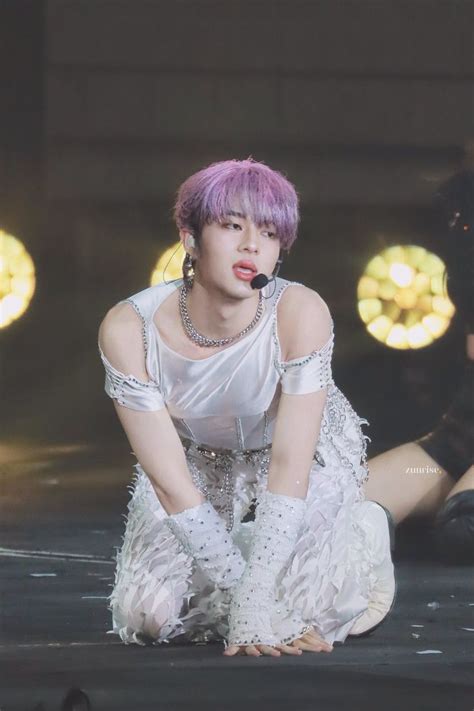 Pin By Tmong Lnt On Zeenunew Cute Gay Couples Asian Celebrities Cute Gay