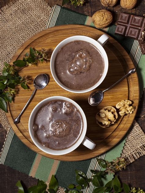 Resep Hot Chocolate Dengan Caramel Sauce Yang Manis Untuk Menemani Hari Kamu Food Fimela
