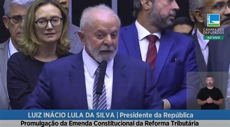 Lula ressalta a aprovação da reforma tributária em período democrático