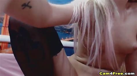 Blondine Bespielt Ihre Pussy Vor Der Webcam Drpornofilme