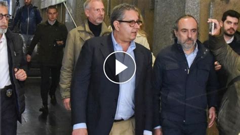 Arresto Toti Il Presidente Della Liguria Lascia Il Tribunale Senza